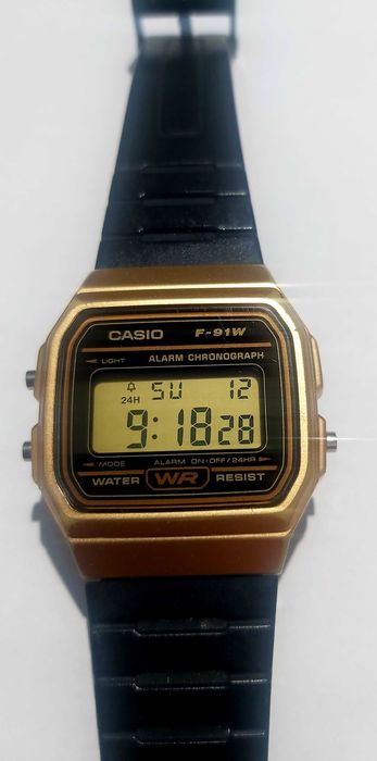 Ceas Digital Clasic Casio F-91W - Ediție Aurie!