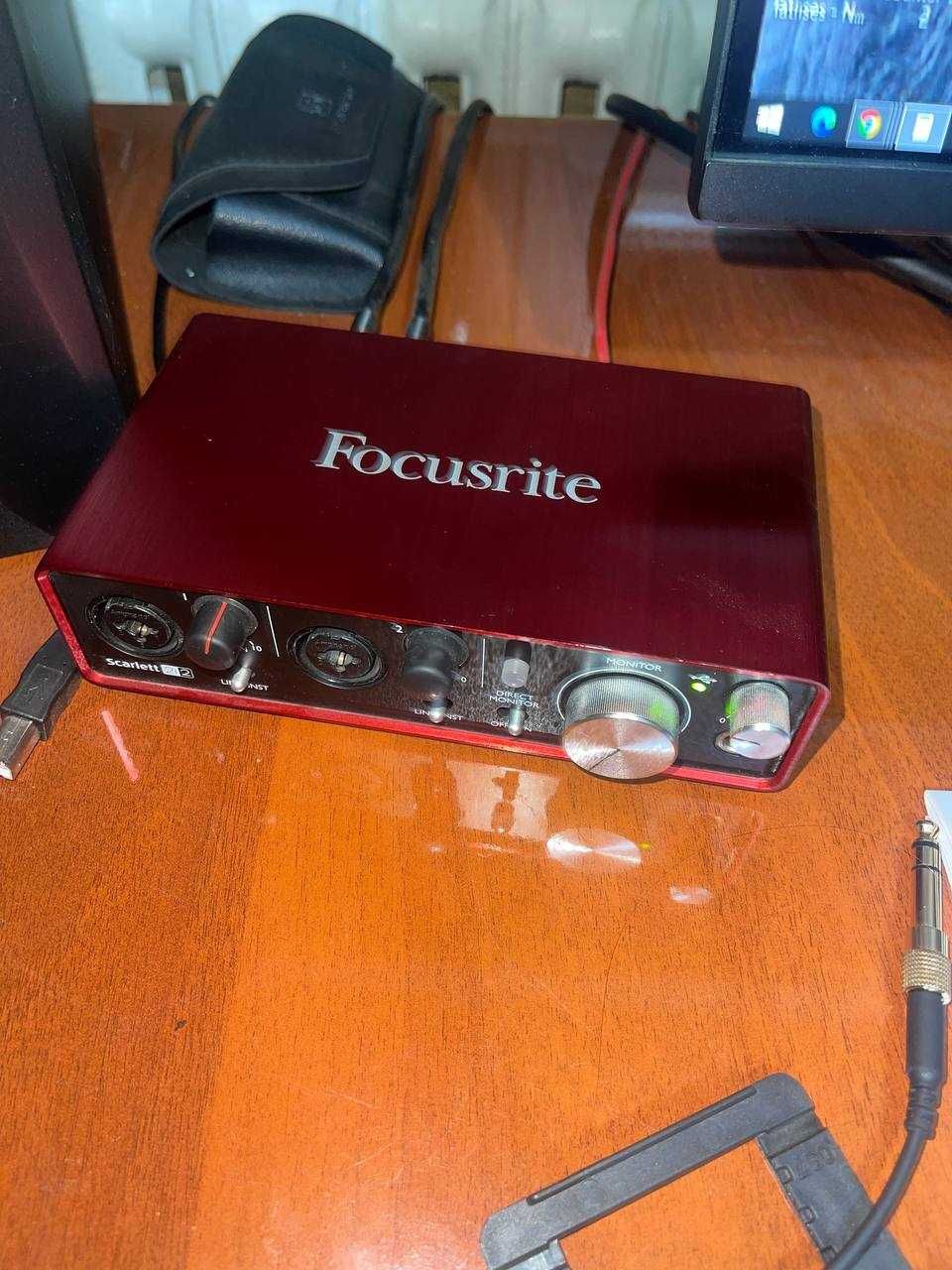 Behringer b2 pro va scarlett 2i2 zvukavoy karta + stoyka bonusiga