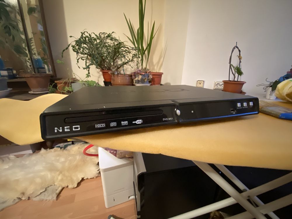 Продавам  DVD  Neo