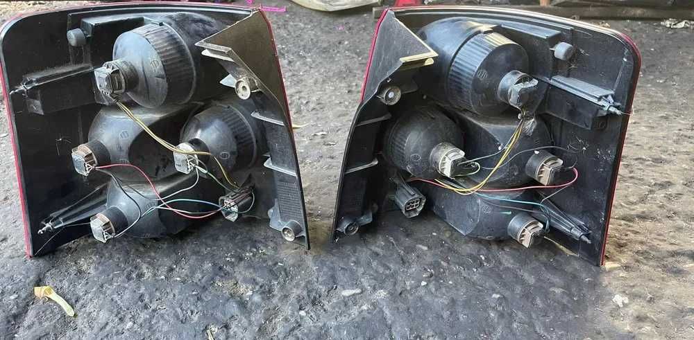 Lampi Triple Spate stanga-dreapta Range Rover Sport L320 2005-2009