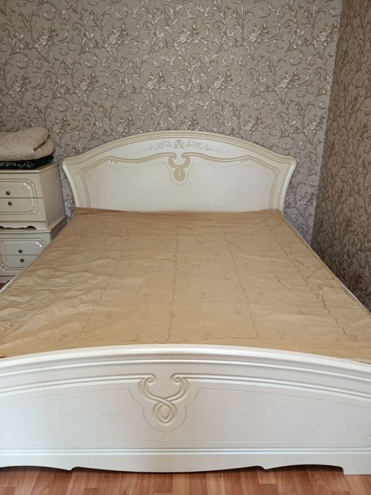 Кровать двуспальная