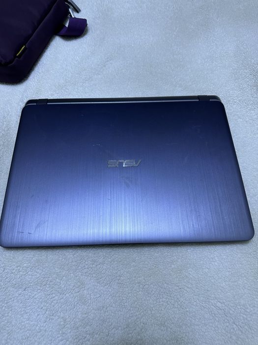 Ноутбук ASUS