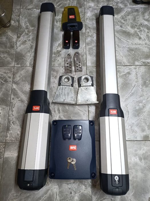 BFT PHOBOS A-40 Автоматика для распашных ворот