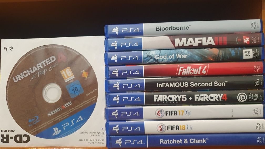 Vand pachet jocuri playstation PS4 PS5 , fifa god of war