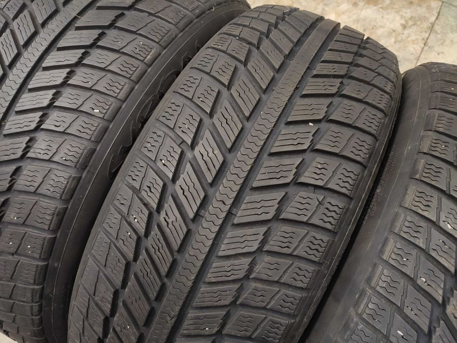 4бр Зимни Гуми 225 50 18 - Syron