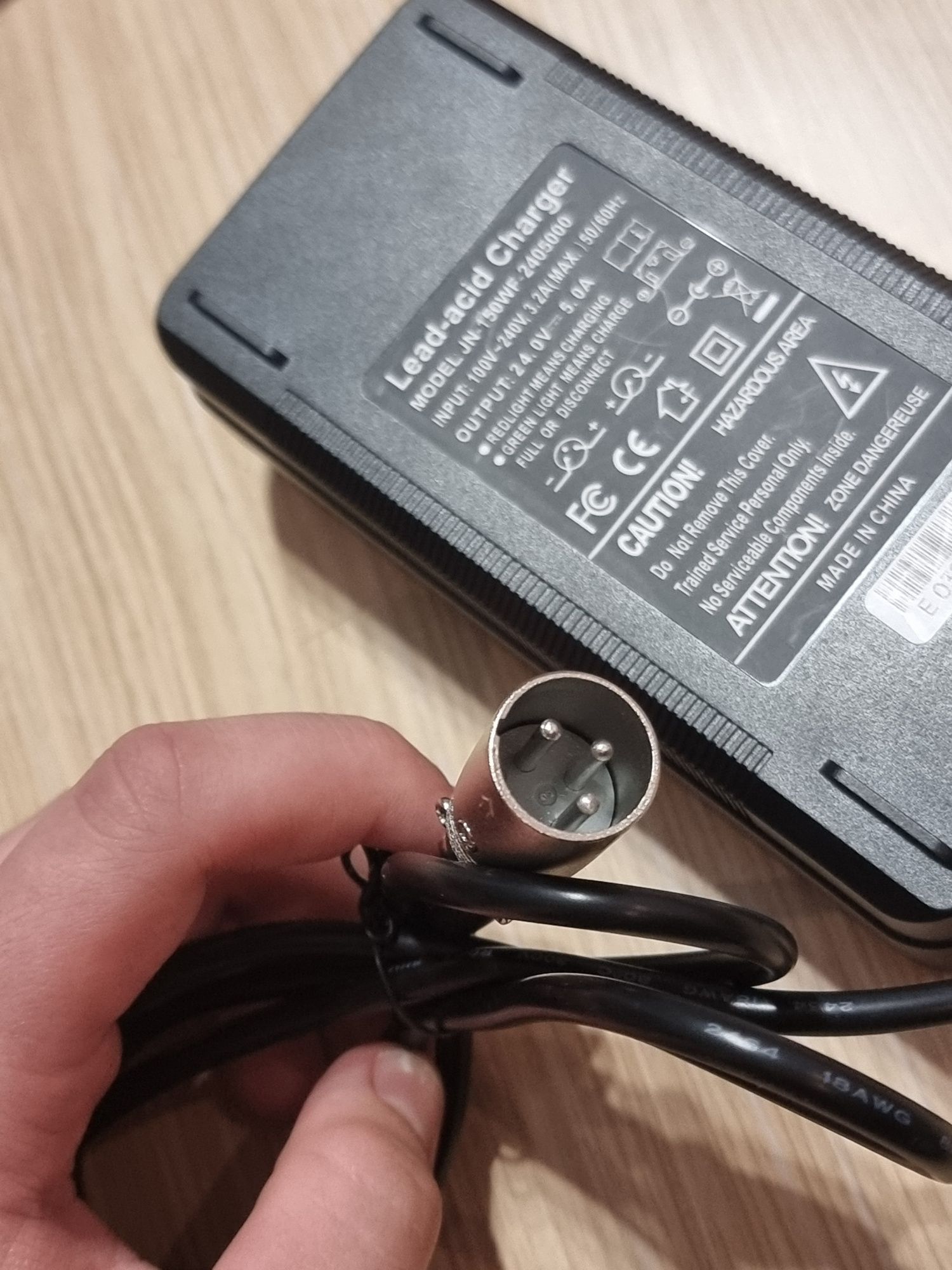 Зарядно за ел. инвалидна количка 24v 5A