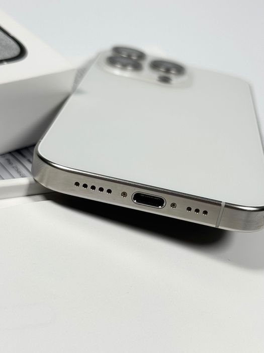 Apple iPhone 15 Pro 256GB - White Titanium