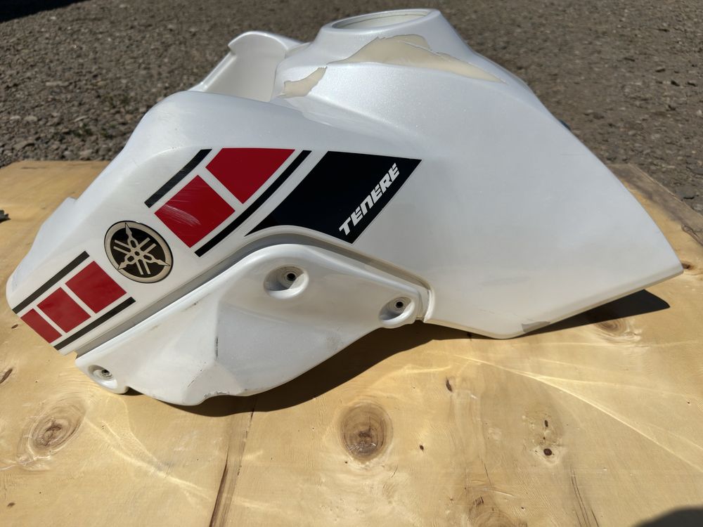 Piese Yamaha XT 660 Z rezervor evacuare aripa scarite pasager etc.