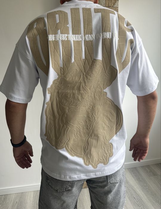 Тениски “Eksi1”.