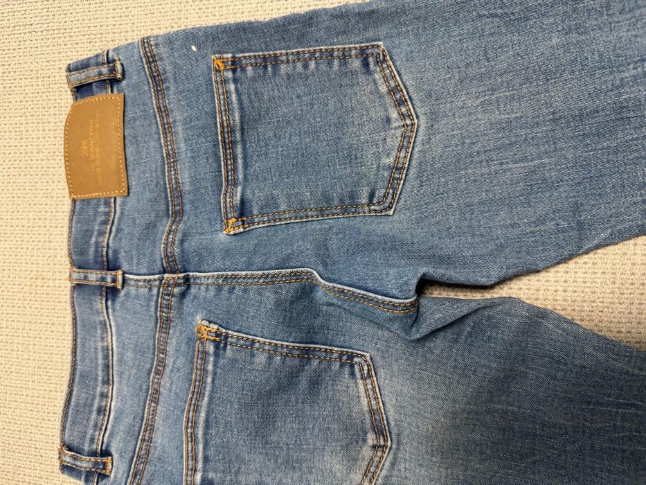 Blugi ZARA noi marimea 4-5 ani