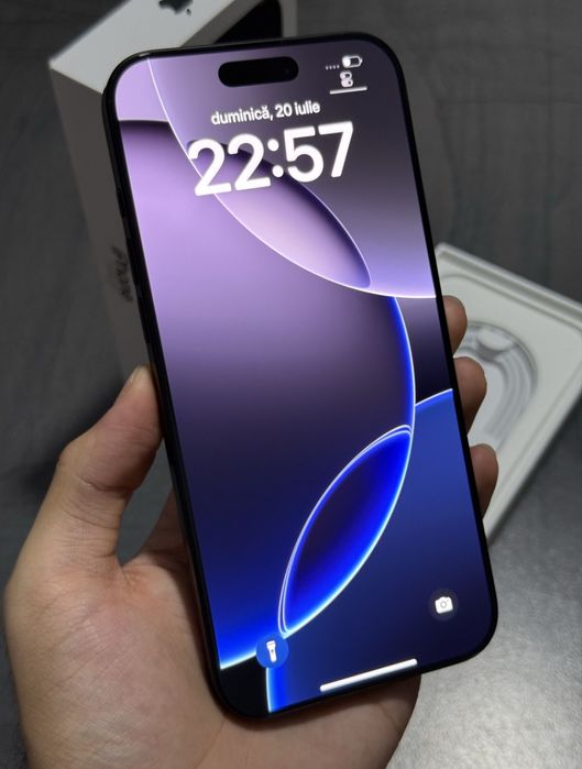 Vând iPhone 16 Pro Max