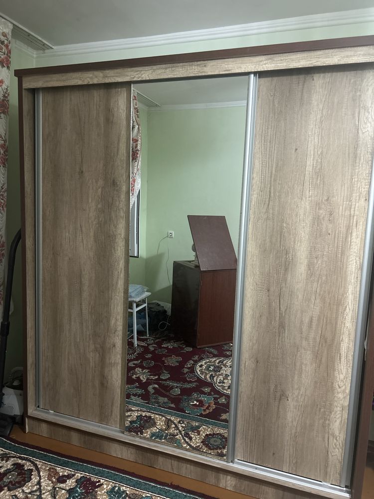 Кийим учун шкаф сотилади Продаётся шкаф