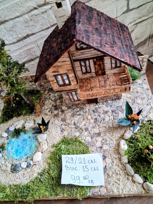 Ръчно изработени макети на къщи.