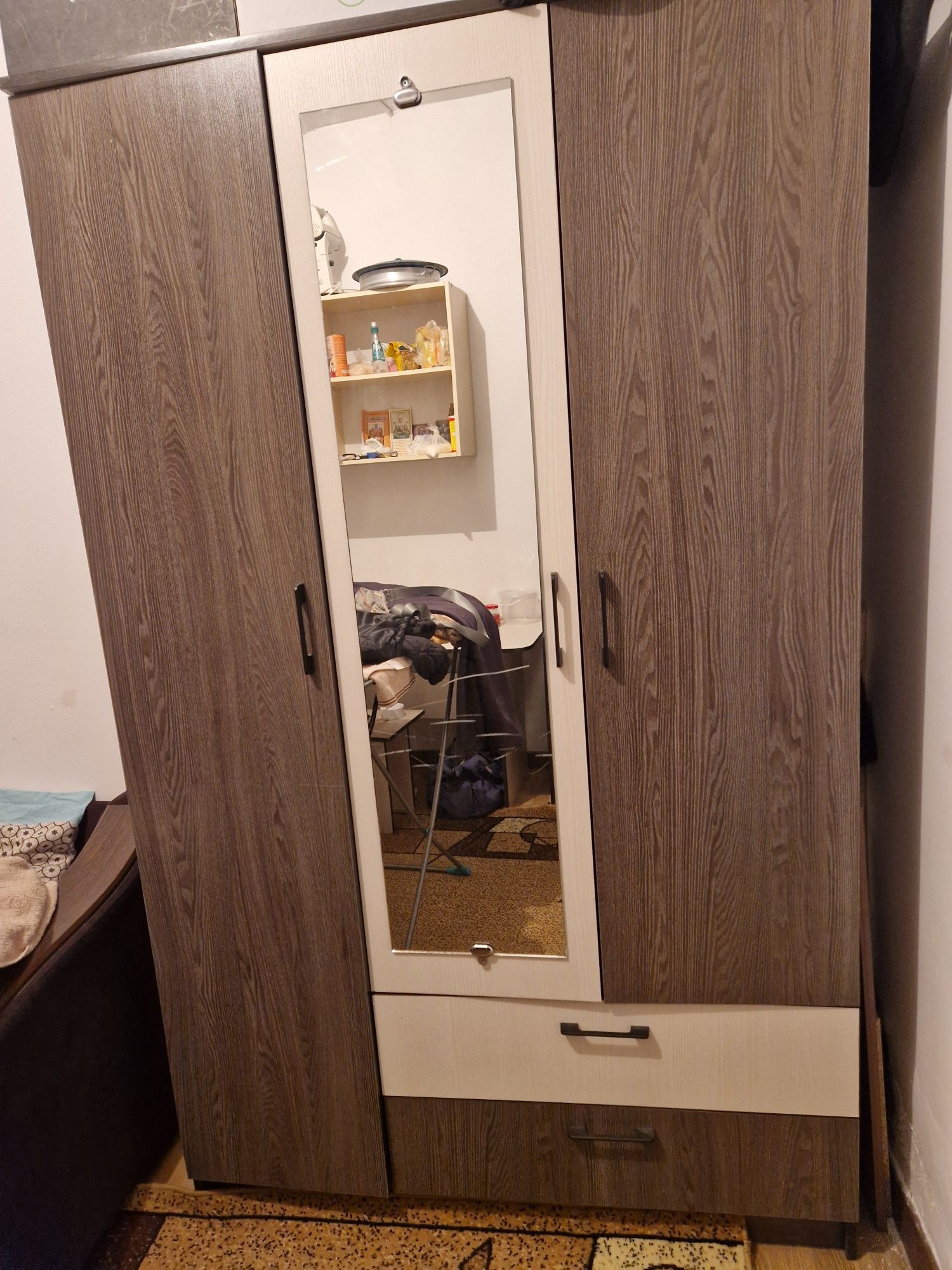 Продам шифанер почти новый
