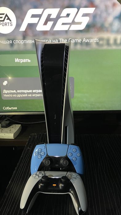 Ps5 с двумя джойстиками Playstation 5 в отличном состояний