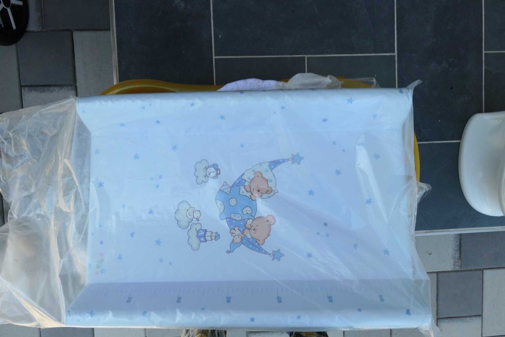 Masă de înfășat + oliță + cadă ergonomică pentru copii – set complet