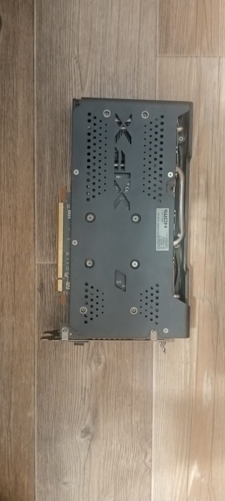 Продаю видеокарту rx6500xt 4gb radeon xfx