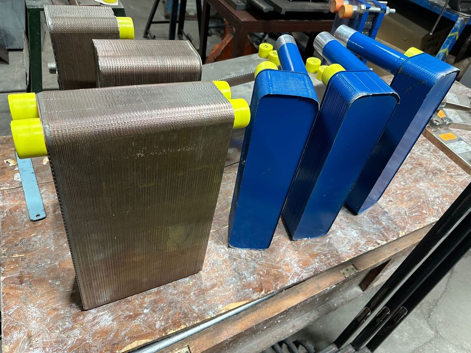 Топлообменници(споени) налични,чисто нови,едноходови PN30 bar.