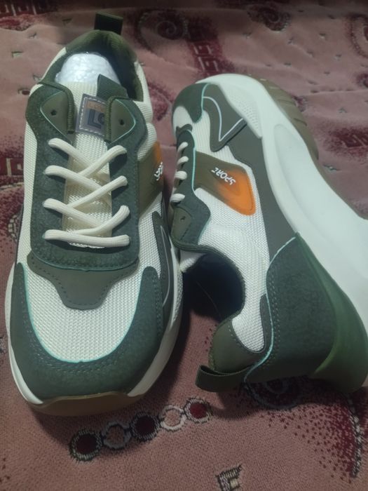 Adidas superrezistent