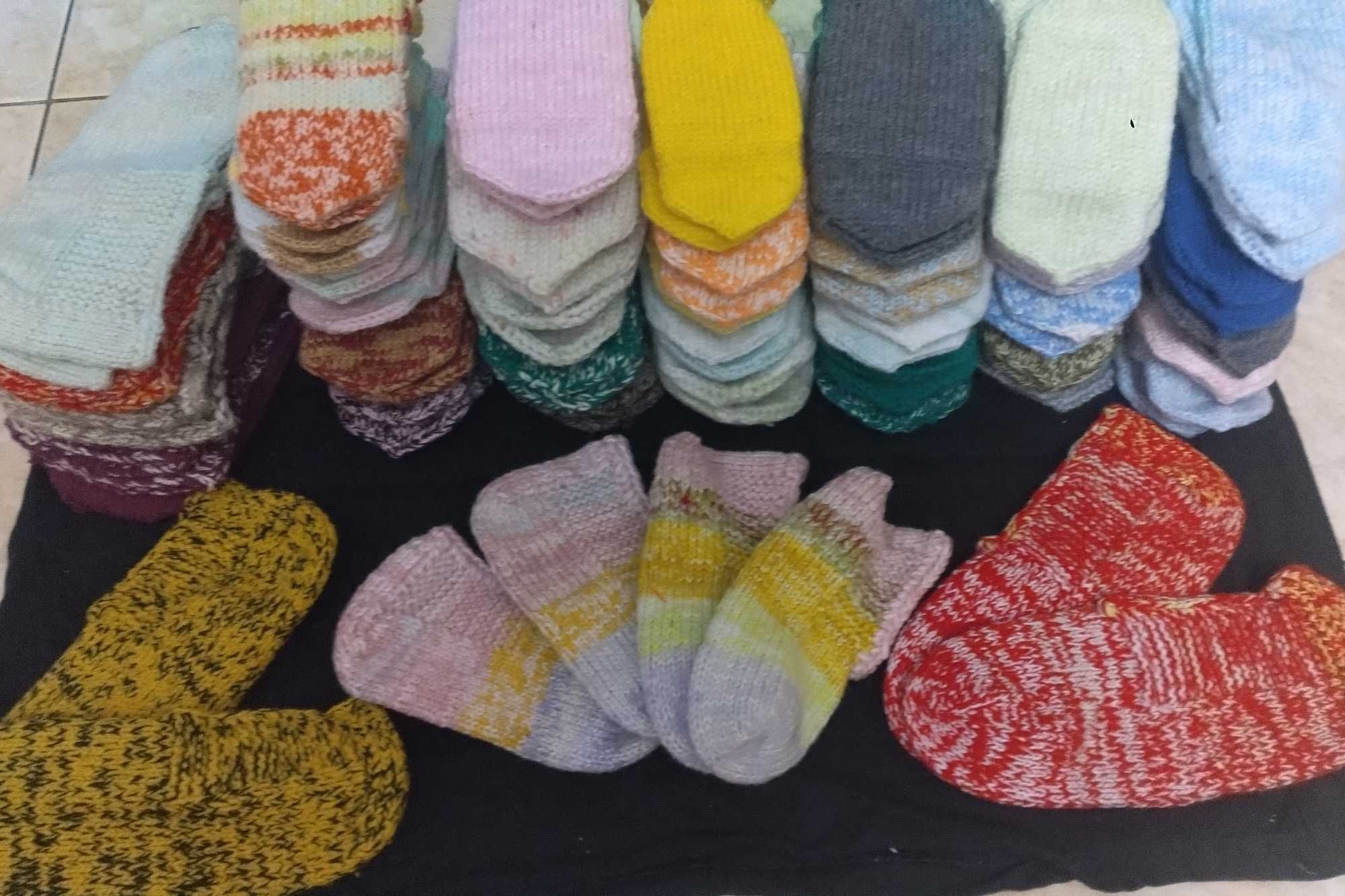 Плетени чорапки и терлици