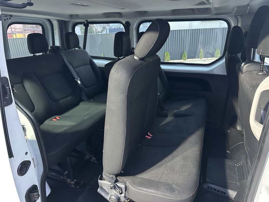 Ford/Renault Trafic/2017/8+1locuri/6+1Vit/Clima/Fiscal-9.990€