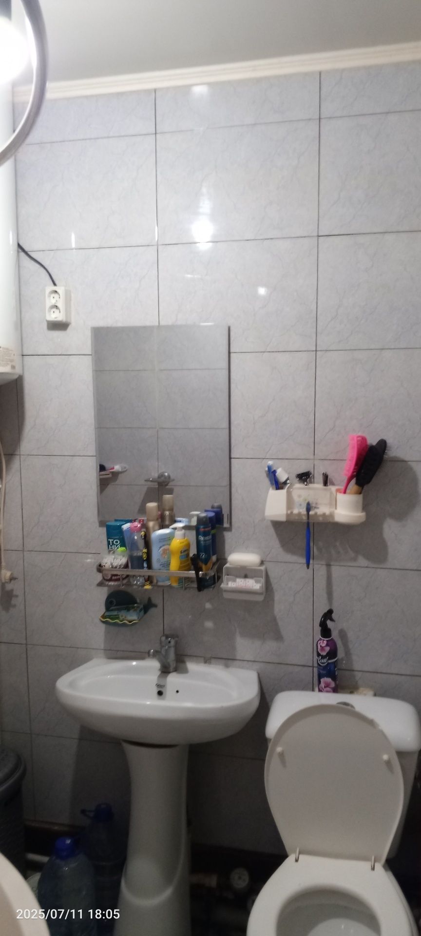 Срочно продаю квартиру 2 компания 1 этаж
