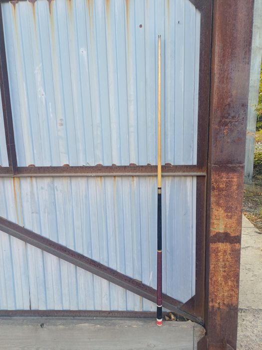 Продам бильярдный кий раскладывается на два