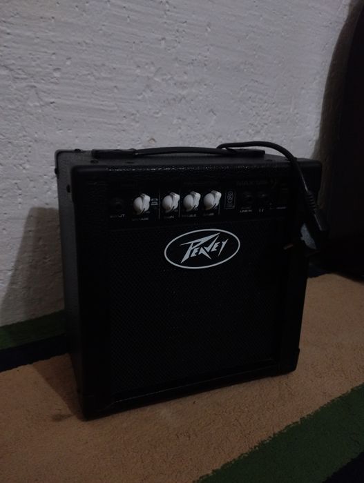 peavey max 126 комбоусилитель