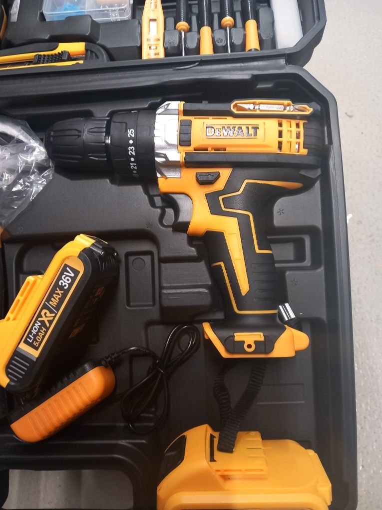 Autofiletanta Dewalt 36v și 5ah cu 2 acumulatori și 45 de accesorii