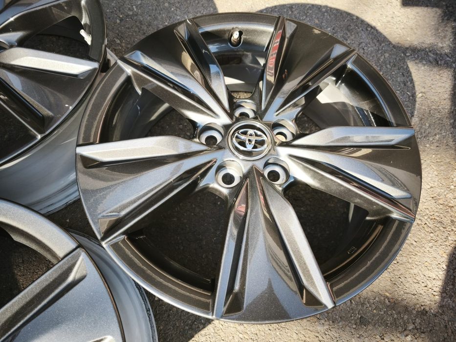 17" оригинални алуминиеви джанти за Toyota/Lexus.