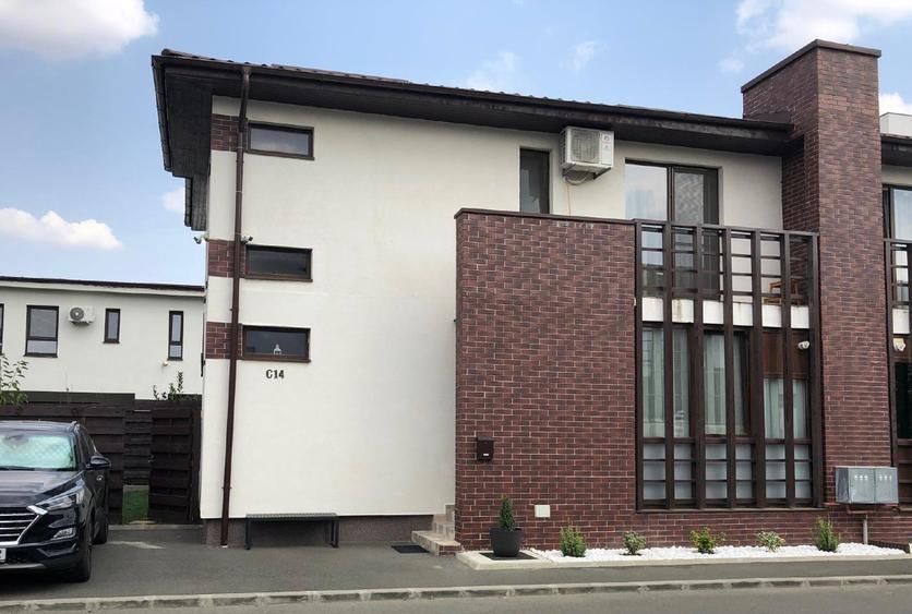 Poprietar vând vila duplex 4 camere Otopeni central