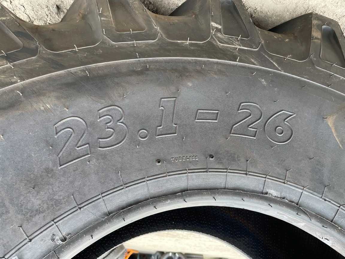 Anvelope noi 23.1-26 cu 14 pliuri marca BKT pentru combina