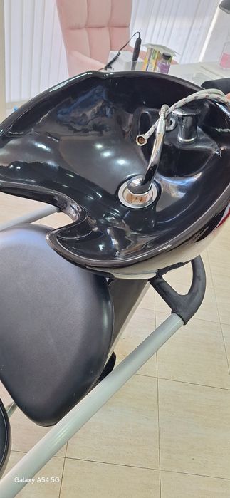 Фризьорска измивна колона