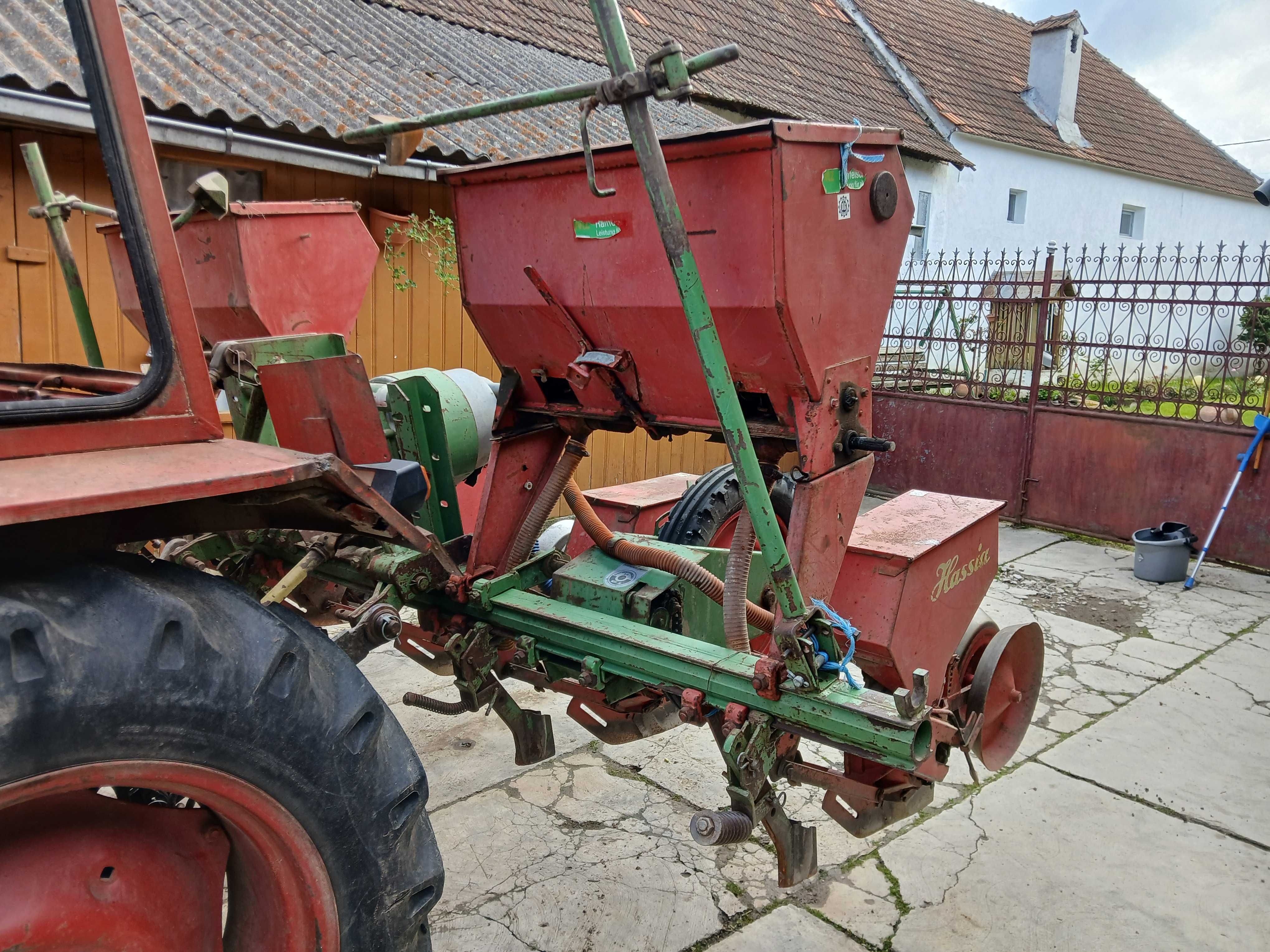 Semanatoare porumb de precizie Hassia