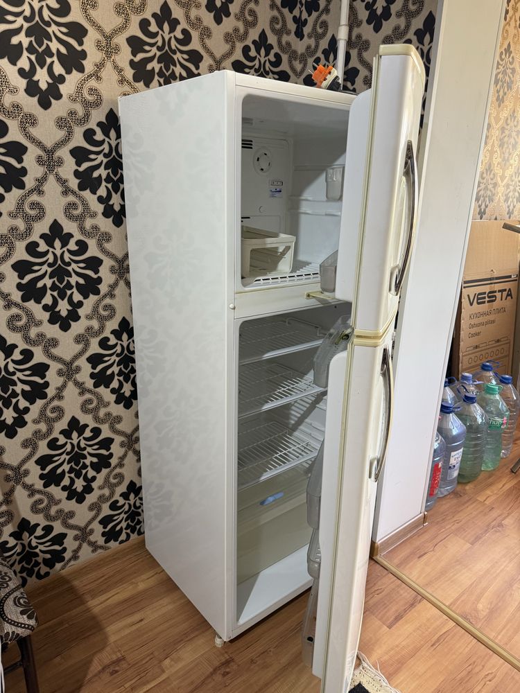 Хододильник LG холодильник