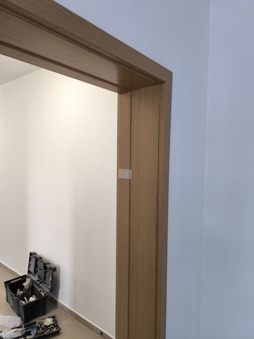 Vând uși stejar   in stare foarte bune