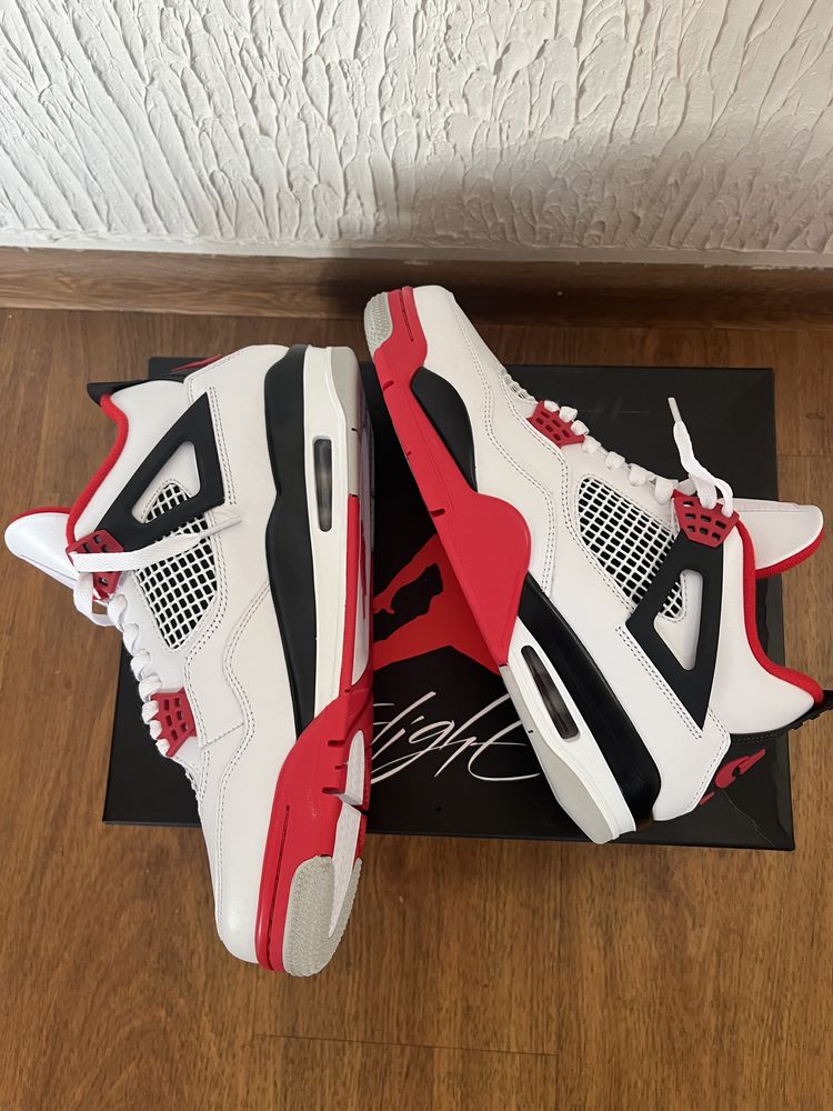 Jordan 4 x Nike Fire Red