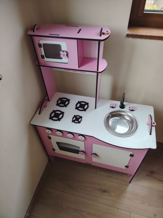Детска розова дървена кухня