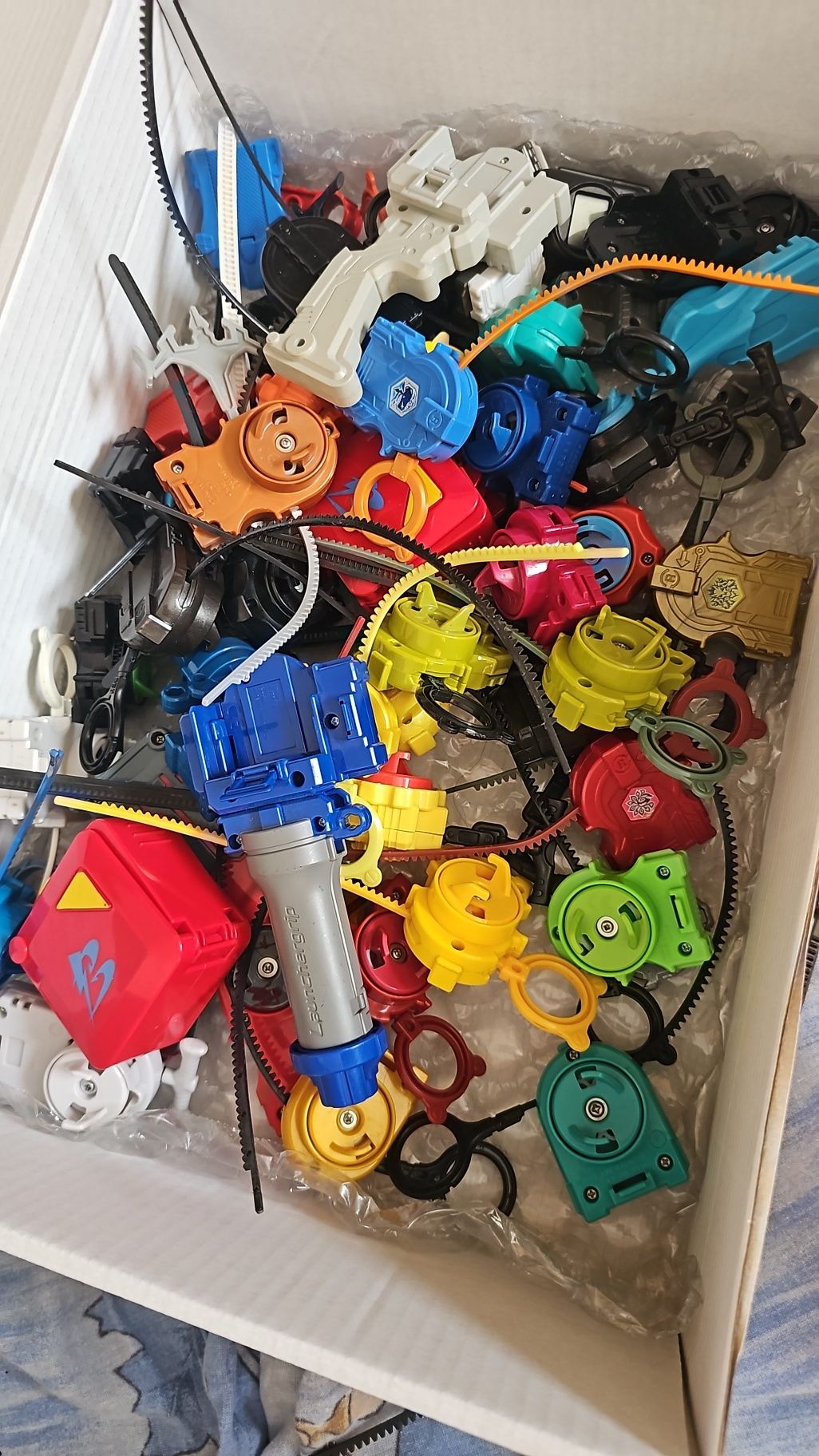 Colectie Beyblade 100+
