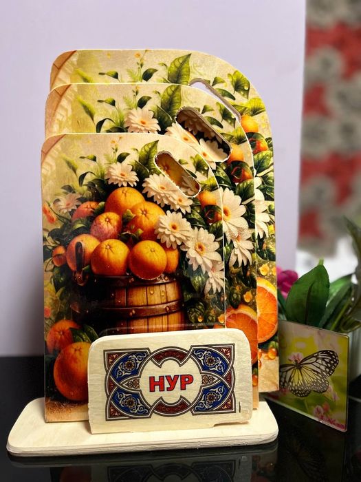 Yangi kurinishda oshxona taxtakachi