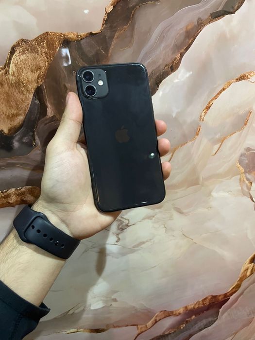 Продам Айфон 11