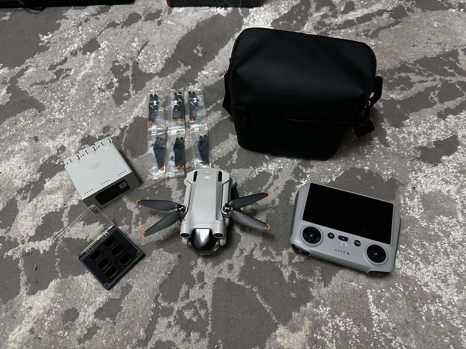 Drona DJI Mini 3 PRO Combo + Smart Controller