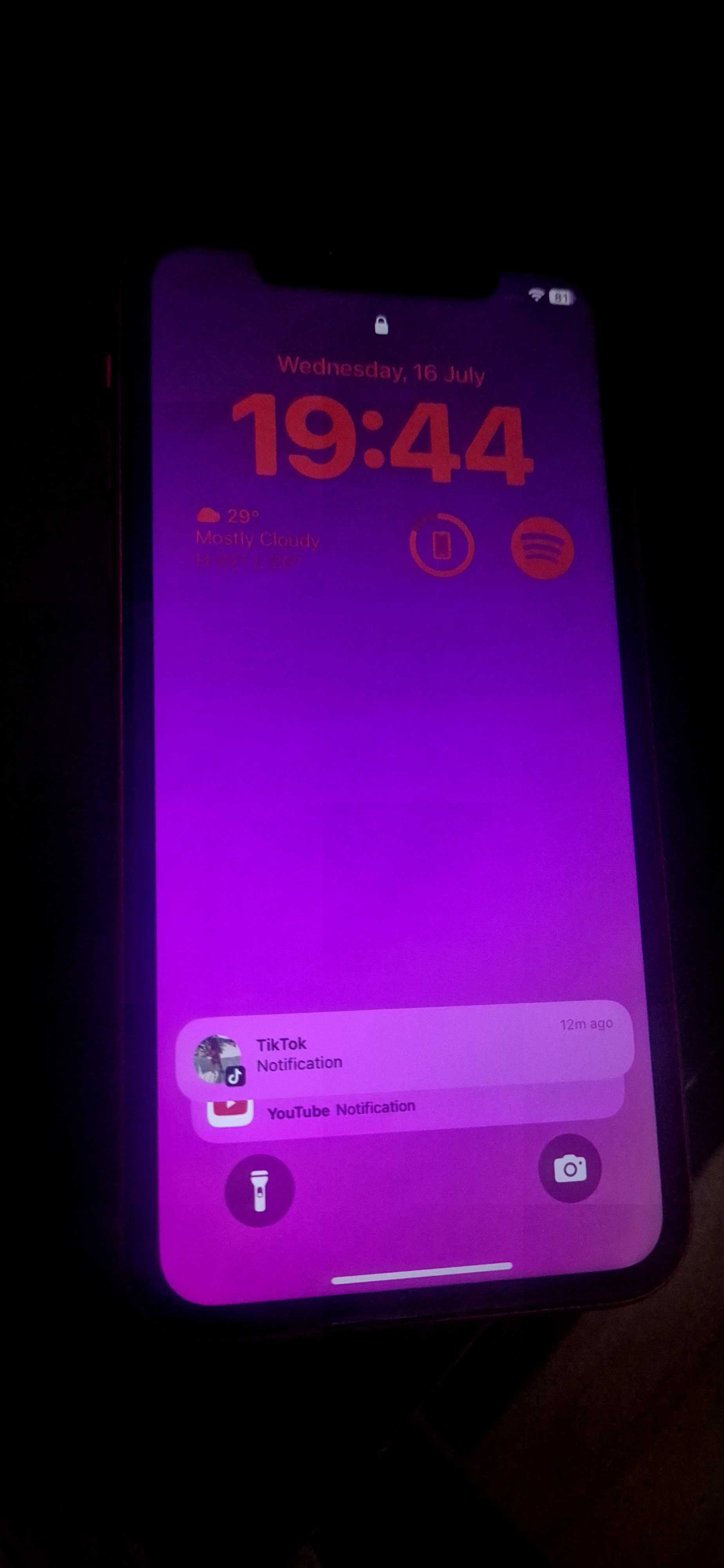 iPhone 11 много запазен!