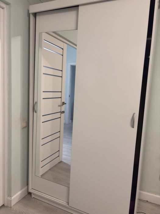 Шкаф-купе с зеркалом 45 000 тг