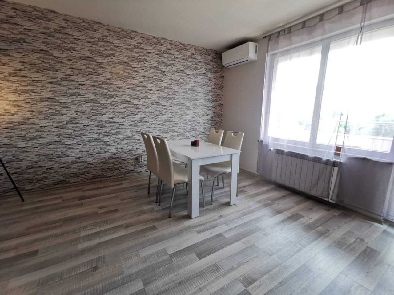 Дава се под наем Тристаен апартамент в София, Надежда 4 - 130 кв.м за 775 € - Снимка #1