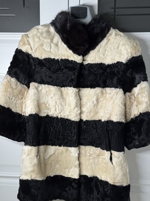 Продаю очень очень классную КАРАКУЛЕВУЮ ШУБУ!