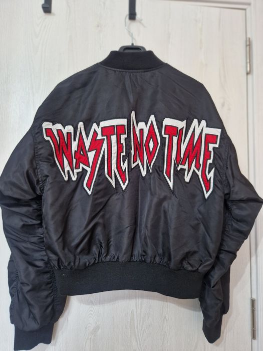 Яке с ефектен гръб BIKBOK