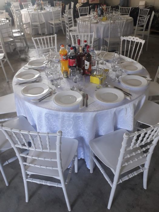Cort si scaune Chiavari evenimente