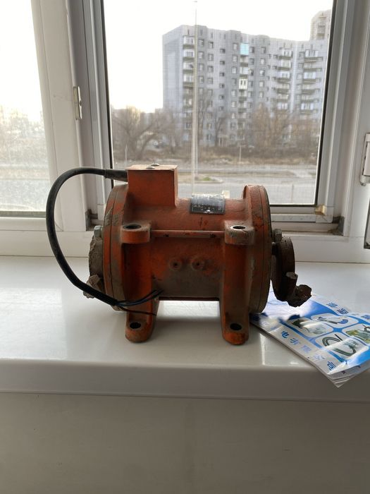 Вибромотор для виброплиты