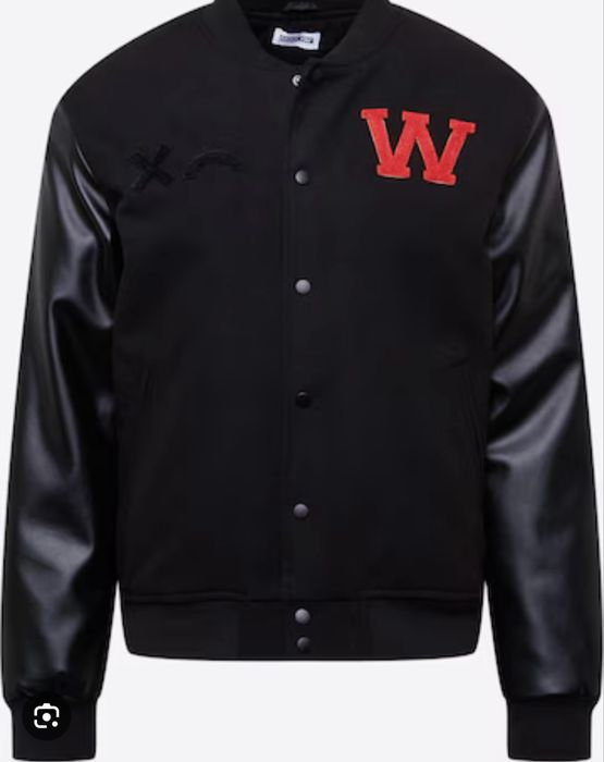 Черно яке бомбър.